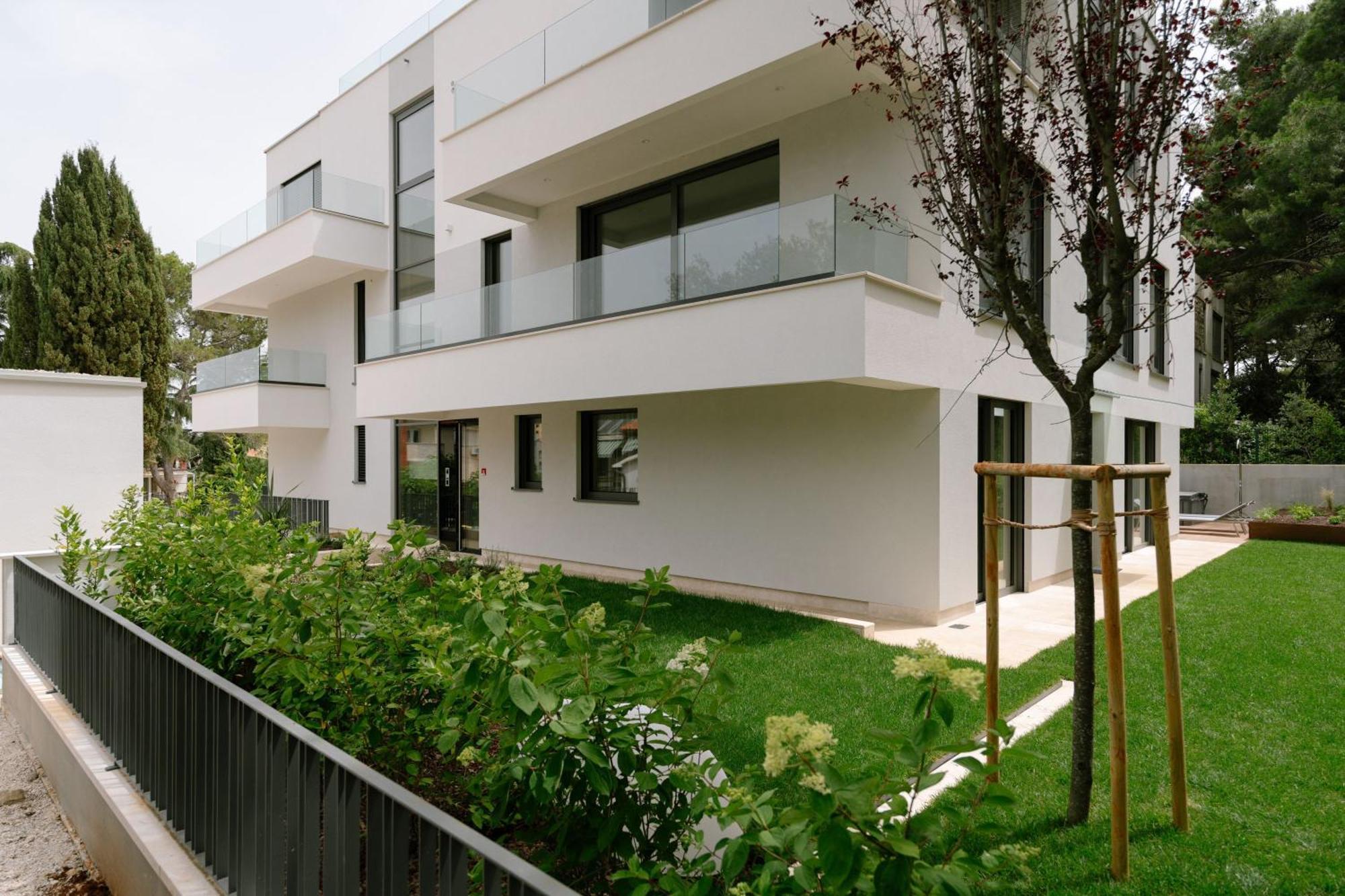 The Q Bliss - Your New 4-Star Hideaway With A Garage روفينج المظهر الخارجي الصورة